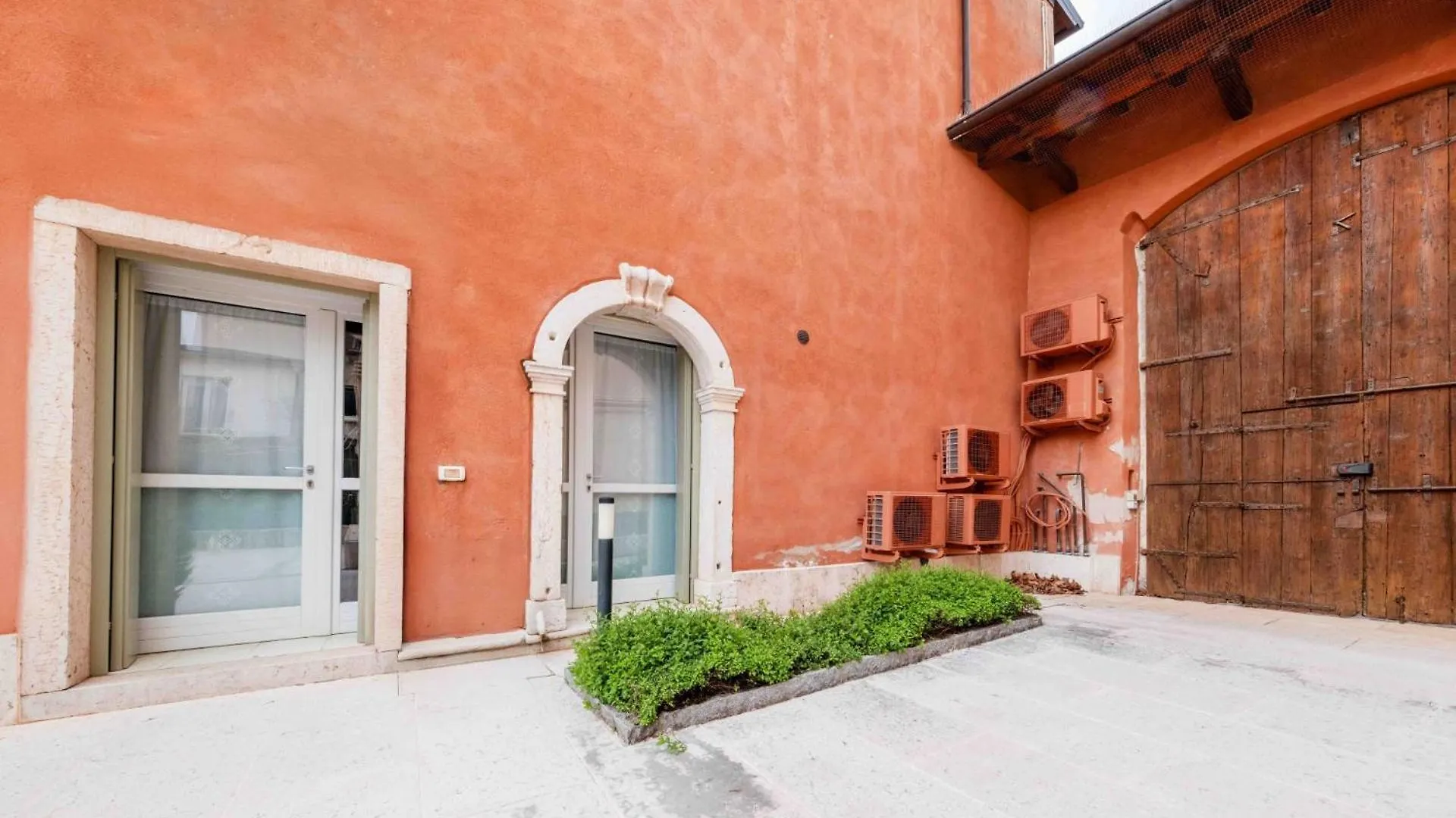 Apartmentsgarda - Borgo Garibaldi Бардолино Апартаменты
