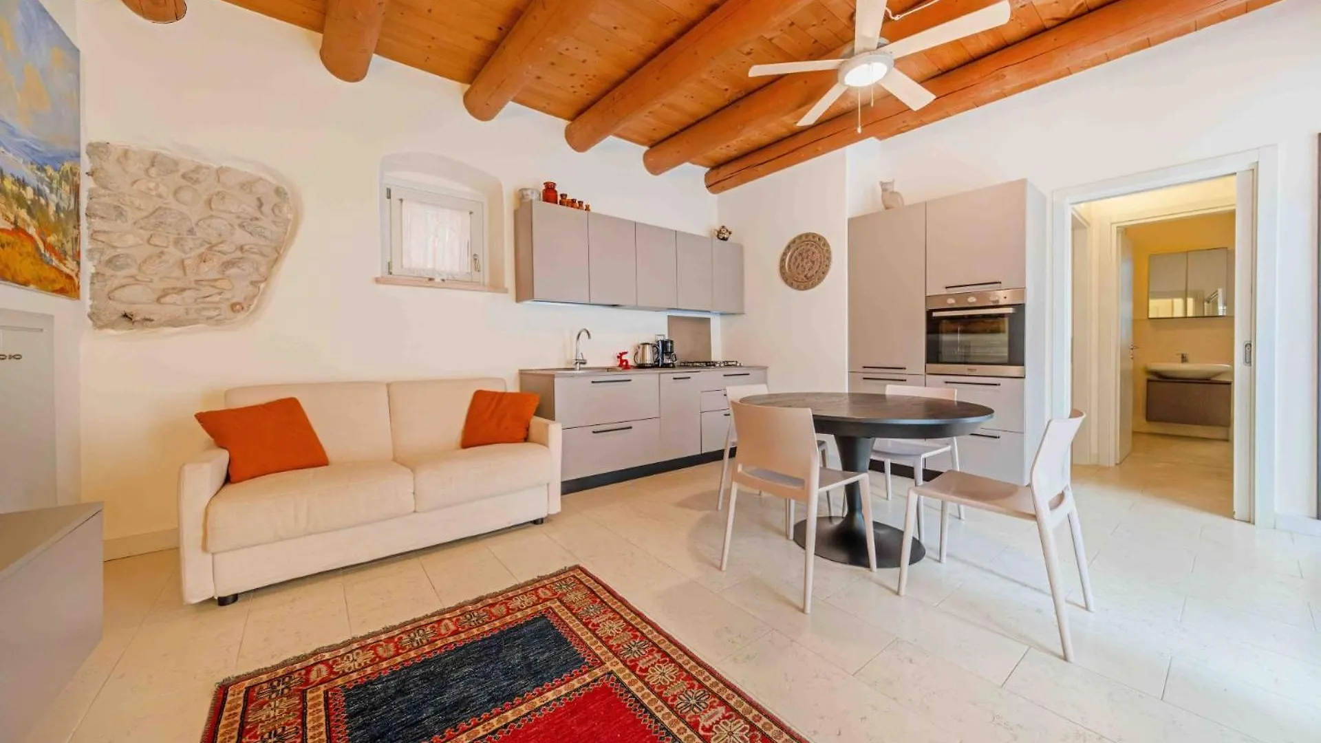 Контакты Apartmentsgarda - Borgo Garibaldi